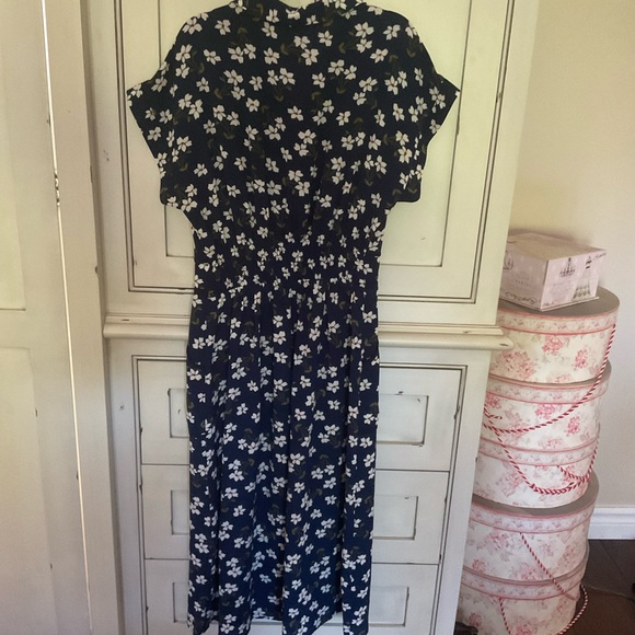 Zara Jumper Dress and Montreal Floral dress - Picture 3 of 7